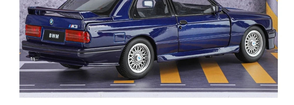 1:24 1988 BMW M3 E30 Alloy Sports Car Model Diecasts Metal Classic Car Model High Simulation Sound and Light Childrens Toys Gift