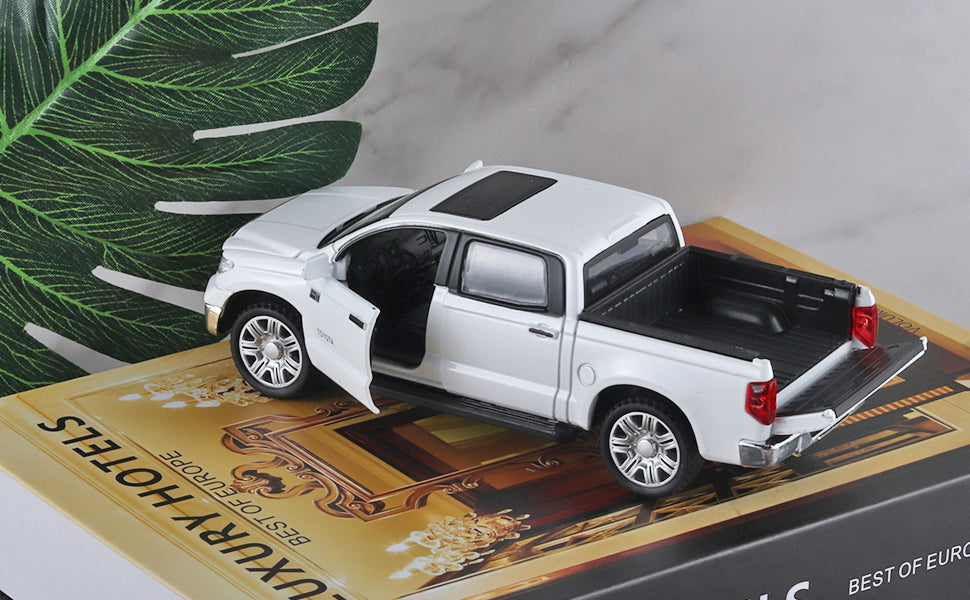 Toy Pickup Trucks for Boys 1/32 Tundra Diecast Cars Model，Zinc Alloy Toy Pickup Truck，with Sound and Light、Pull Back，Birthday Gifts for Kids Ages 3 Year and UP（White）