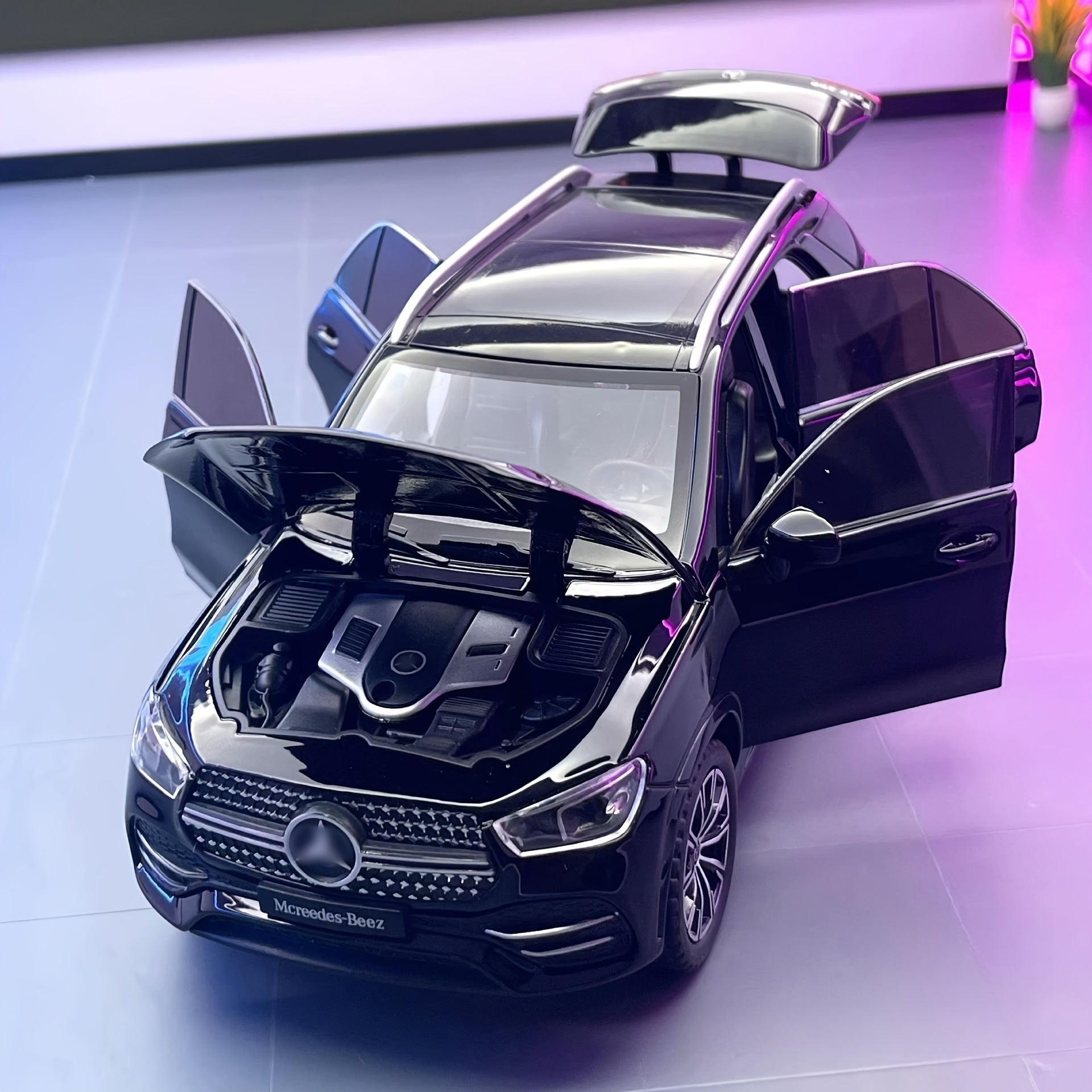 1:24 Scale Metal Alloy Car Model with Pull-Back Operation, Perfect Collectible Gift, Black Color